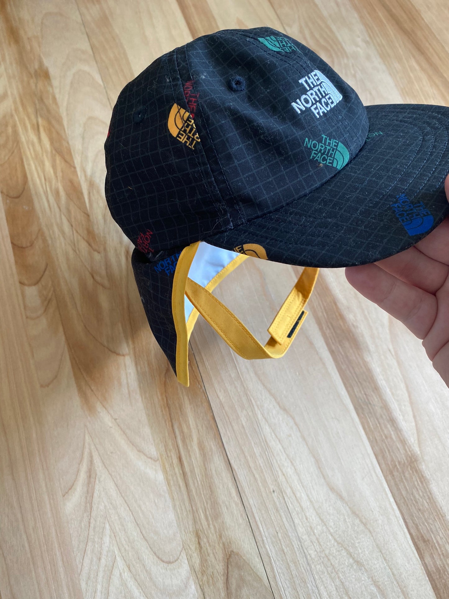 NEUF! Casquette - North Face - 6-24 mois