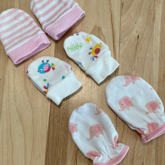 Lot (3) - Newborn mittens