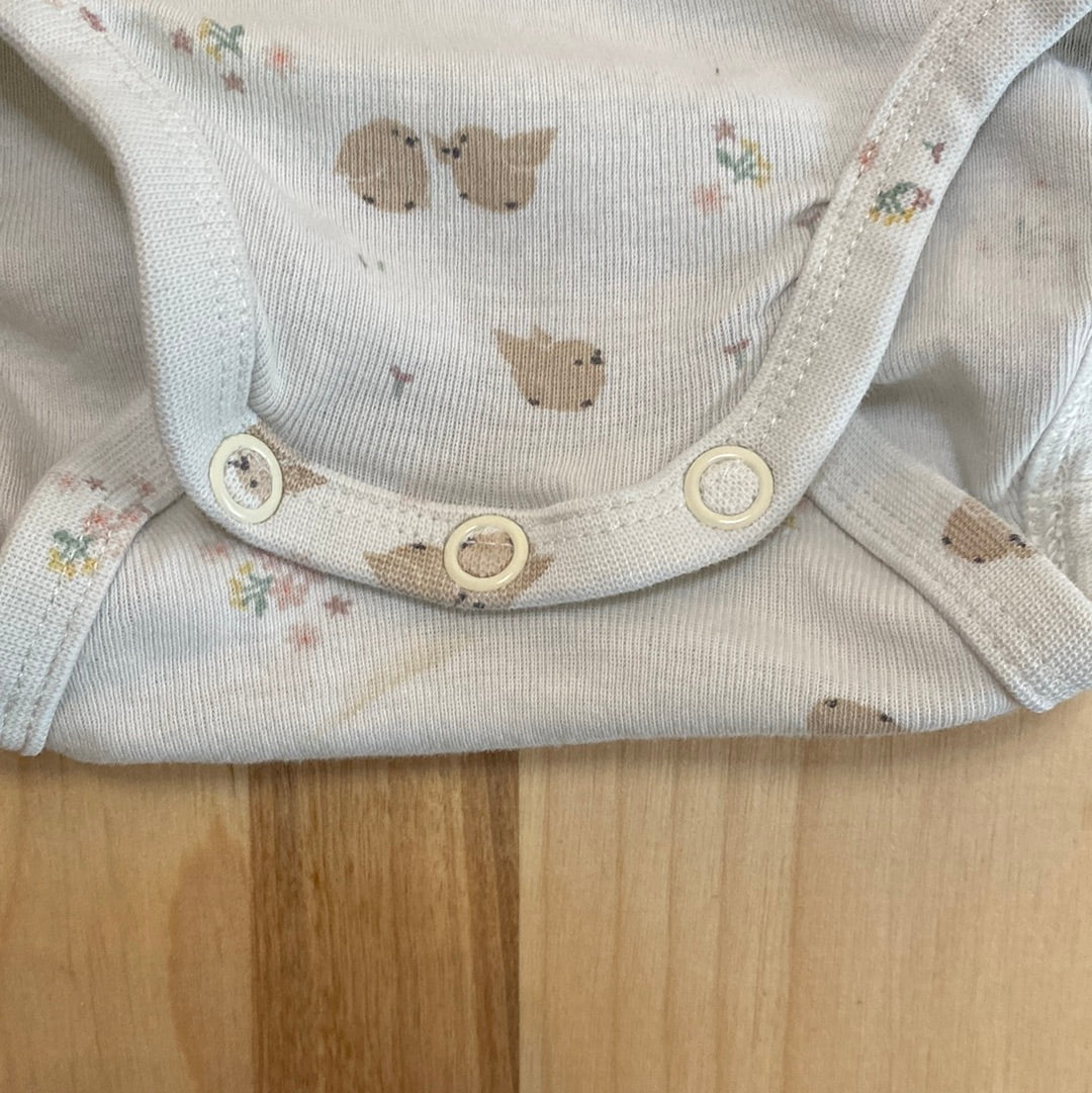 Onesie - H&amp;M - 2-4 months *IMPERFECT*